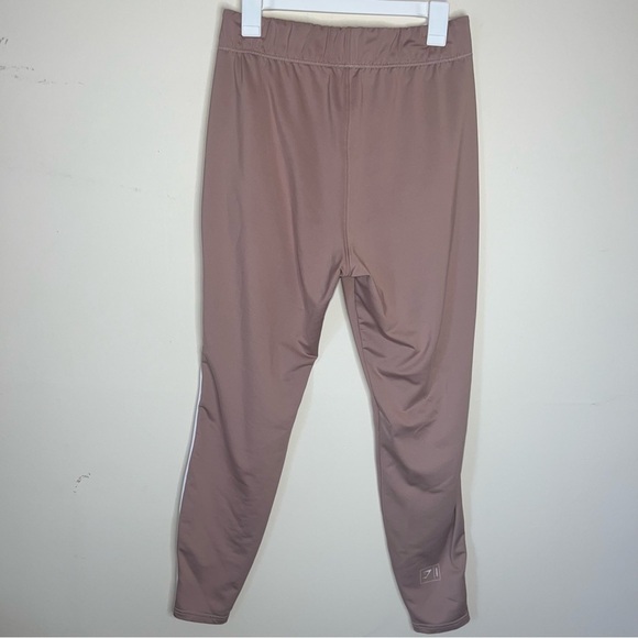Gymshark Women’s Recess Joggers Size Medium - Picture 2 of 6